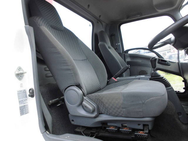 いすゞフォワードクレーン4段中型（4t）[写真31]