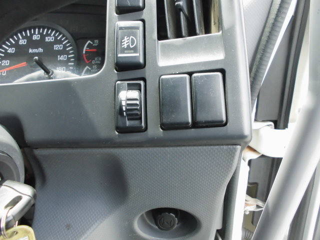 いすゞフォワードクレーン4段中型（4t）[写真37]