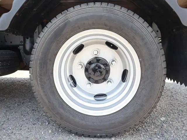 いすゞエルフ平ボディ小型（2t・3t）[写真21]