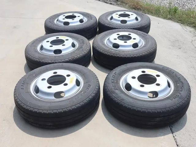 いすゞエルフ平ボディ小型（2t・3t）[写真25]