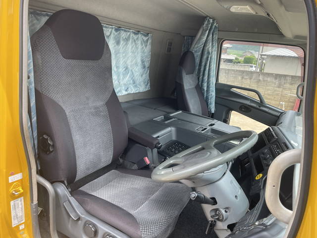 三菱ふそうスーパーグレートトレーラーヘッド（トラクターヘッド）大型（10t）[写真28]