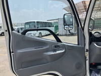 日野デュトロ冷凍車（冷蔵車）小型（2t・3t）[写真29]