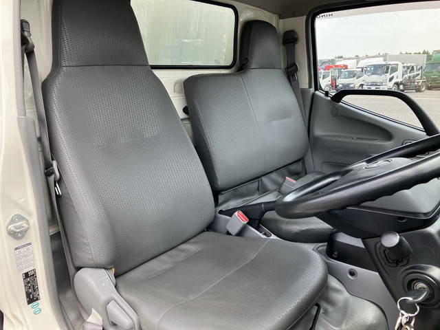 日野デュトロ冷凍車（冷蔵車）小型（2t・3t）[写真33]