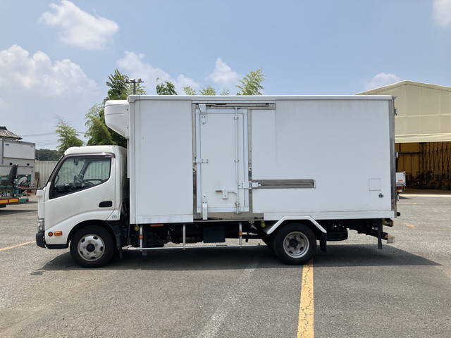 日野デュトロ冷凍車（冷蔵車）小型（2t・3t）[写真05]
