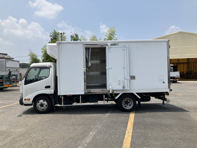 日野デュトロ冷凍車（冷蔵車）小型（2t・3t）[写真06]