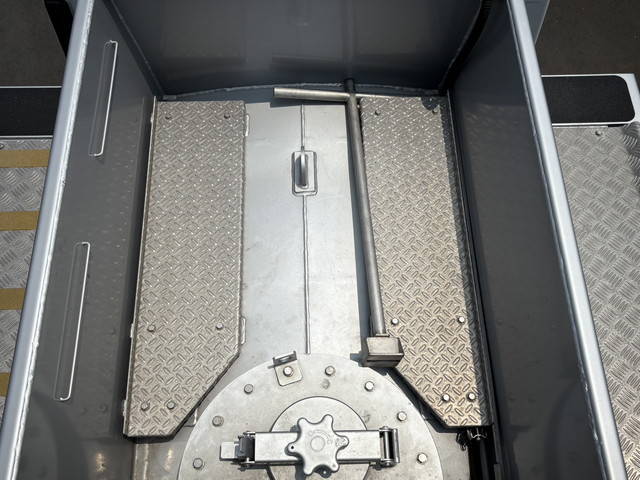 いすゞエルフタンク車（タンクローリー）小型（2t・3t）[写真10]