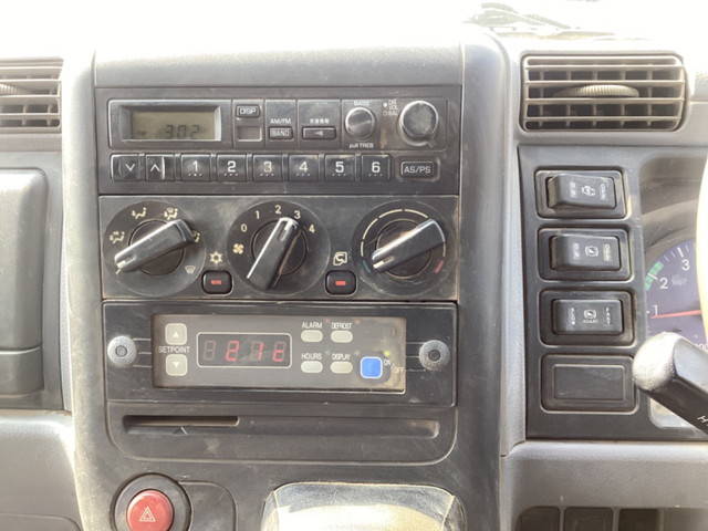 三菱ふそうキャンター冷凍車（冷蔵車）小型（2t・3t）[写真32]