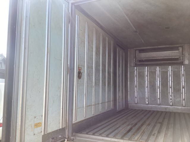 三菱ふそうキャンター冷凍車（冷蔵車）小型（2t・3t）[写真09]