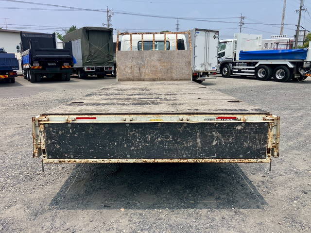 三菱ふそうキャンター平ボディ小型（2t・3t）[写真10]