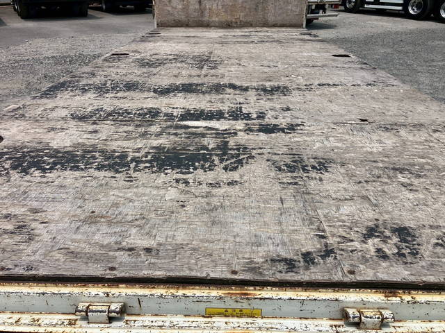 三菱ふそうキャンター平ボディ小型（2t・3t）[写真11]