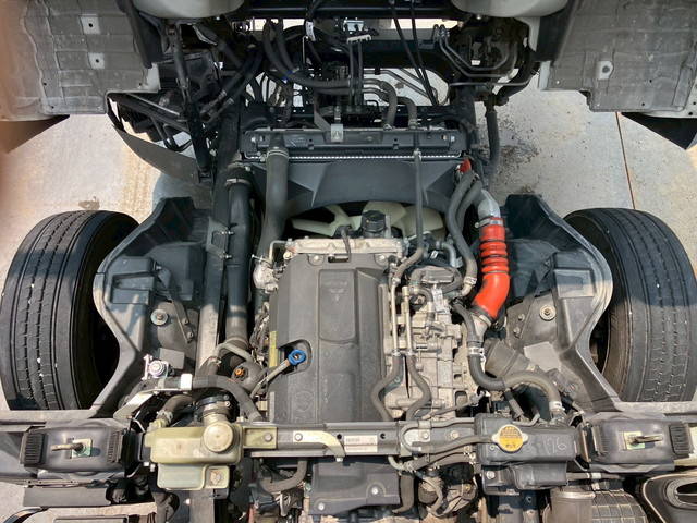 三菱ふそうキャンター平ボディ小型（2t・3t）[写真24]