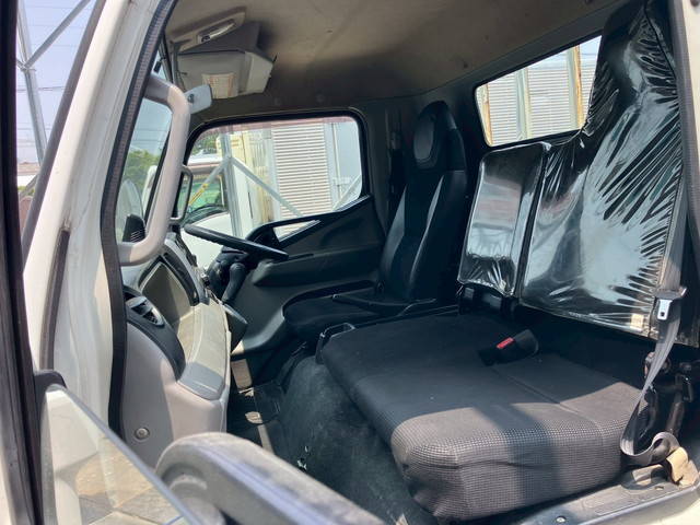 三菱ふそうキャンター平ボディ小型（2t・3t）[写真28]