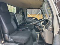 三菱ふそうキャンター平ボディ小型（2t・3t）[写真30]