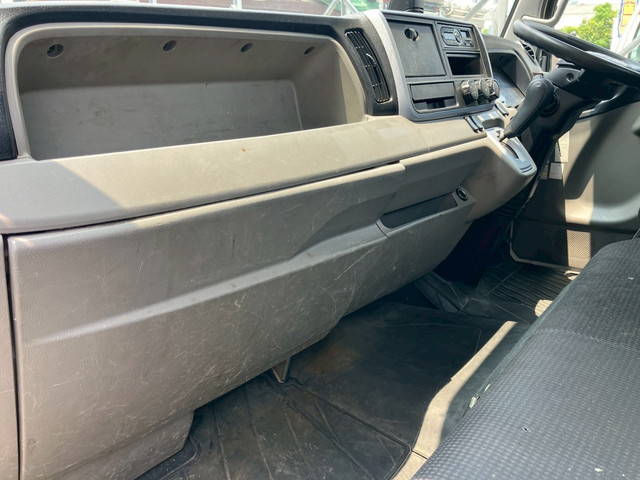 三菱ふそうキャンター平ボディ小型（2t・3t）[写真30]