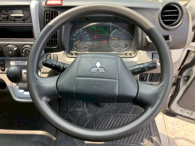 三菱ふそうキャンター平ボディ小型（2t・3t）[写真33]