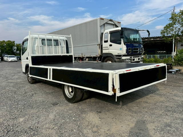 三菱ふそうキャンター平ボディ小型（2t・3t）[写真13]