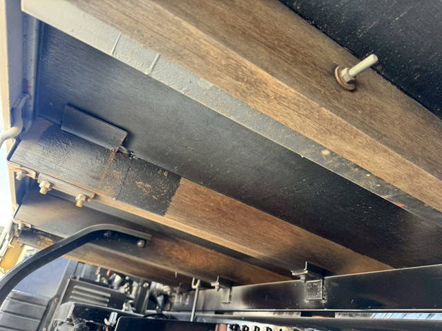 三菱ふそうキャンター平ボディ小型（2t・3t）[写真23]