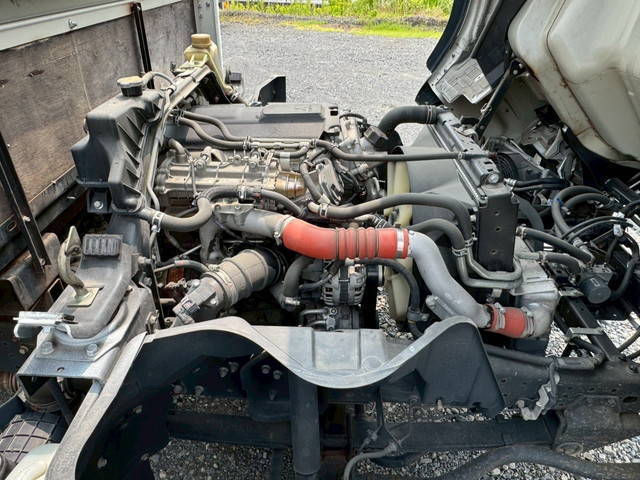 三菱ふそうキャンター平ボディ小型（2t・3t）[写真28]