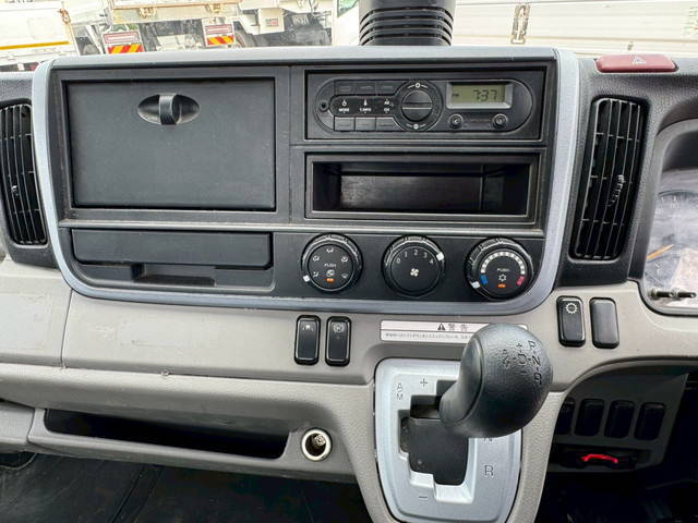 三菱ふそうキャンター平ボディ小型（2t・3t）[写真37]