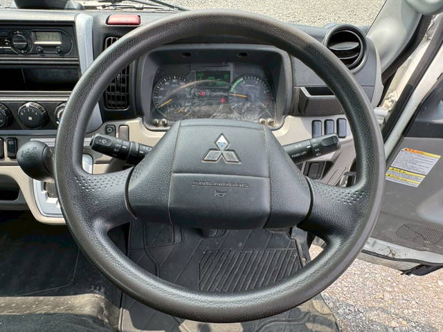 三菱ふそうキャンター平ボディ小型（2t・3t）[写真38]