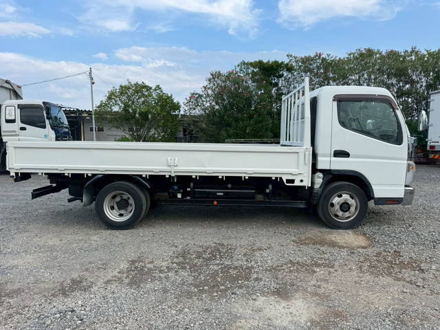 三菱ふそうキャンター平ボディ小型（2t・3t）[写真06]