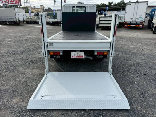 三菱ふそうキャンター平ボディ小型（2t・3t）[写真12]