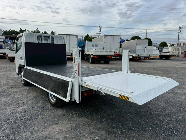 三菱ふそうキャンター平ボディ小型（2t・3t）[写真15]