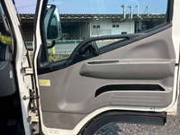 三菱ふそうキャンター平ボディ小型（2t・3t）[写真32]