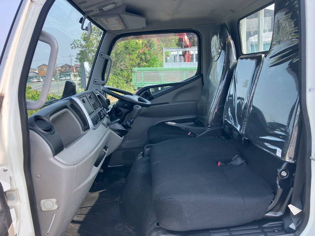 三菱ふそうキャンター平ボディ小型（2t・3t）[写真32]