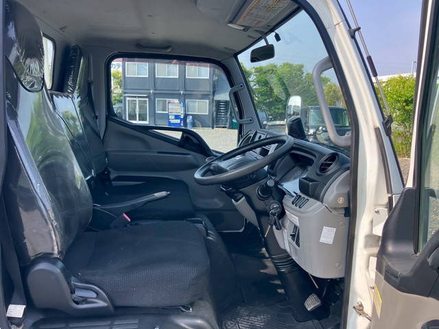 三菱ふそうキャンター平ボディ小型（2t・3t）[写真33]