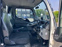 三菱ふそうキャンター平ボディ小型（2t・3t）[写真34]