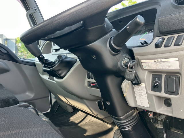 三菱ふそうキャンター平ボディ小型（2t・3t）[写真35]