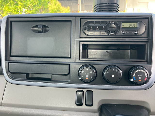 三菱ふそうキャンター平ボディ小型（2t・3t）[写真39]