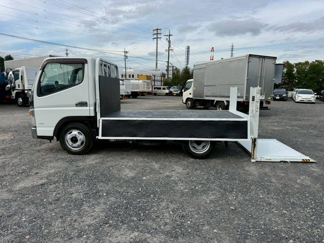 三菱ふそうキャンター平ボディ小型（2t・3t）[写真06]
