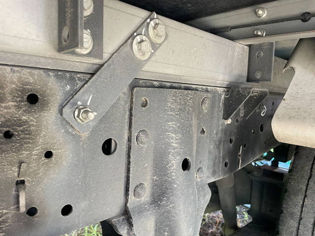 いすゞエルフ冷凍車（冷蔵車）小型（2t・3t）[写真23]