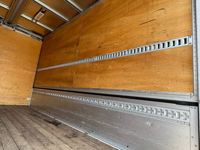 いすゞエルフアルミウイング小型（2t・3t）[写真11]