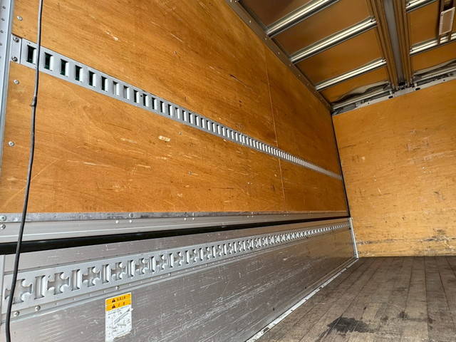 いすゞエルフアルミウイング小型（2t・3t）[写真12]