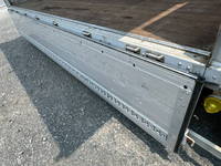 いすゞエルフアルミウイング小型（2t・3t）[写真18]