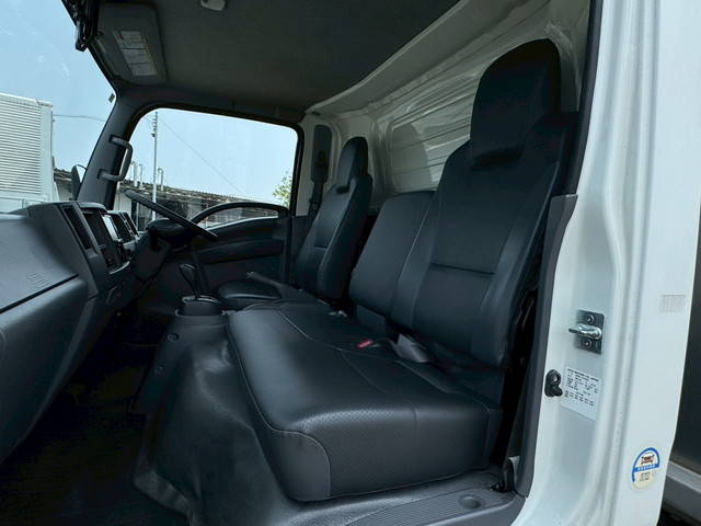 いすゞエルフアルミウイング小型（2t・3t）[写真31]