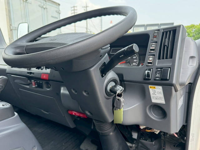 いすゞエルフアルミウイング小型（2t・3t）[写真33]