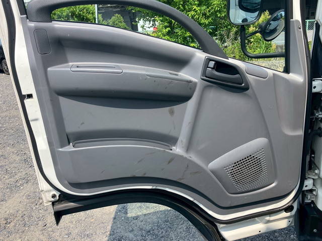 いすゞエルフ冷凍車（冷蔵車）小型（2t・3t）[写真29]