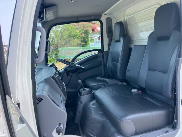 いすゞエルフ冷凍車（冷蔵車）小型（2t・3t）[写真34]