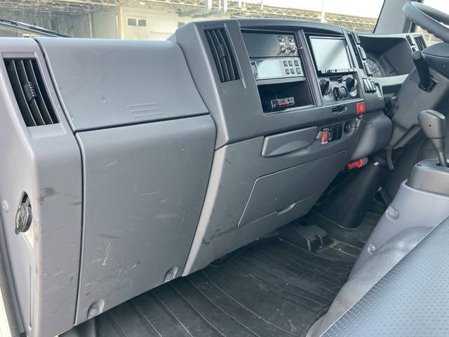 いすゞエルフ冷凍車（冷蔵車）小型（2t・3t）[写真35]