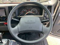 いすゞエルフ冷凍車（冷蔵車）小型（2t・3t）[写真37]