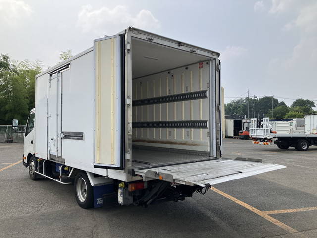日野デュトロ冷凍車（冷蔵車）小型（2t・3t）[写真18]