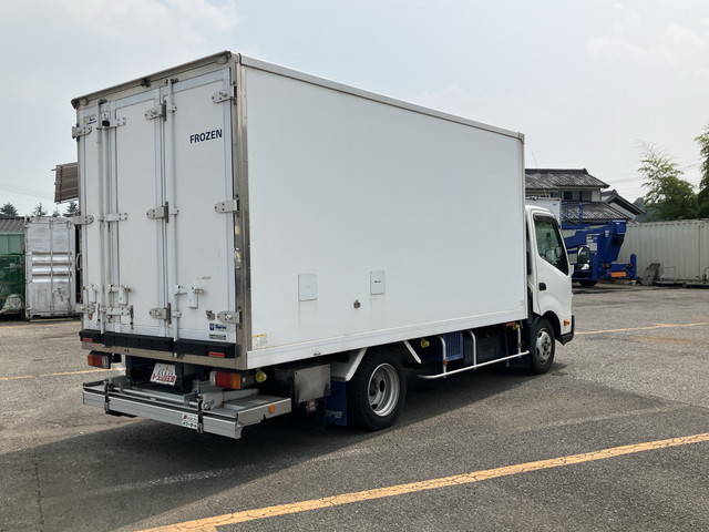 日野デュトロ冷凍車（冷蔵車）小型（2t・3t）[写真02]