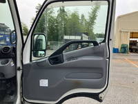 日野デュトロ冷凍車（冷蔵車）小型（2t・3t）[写真32]