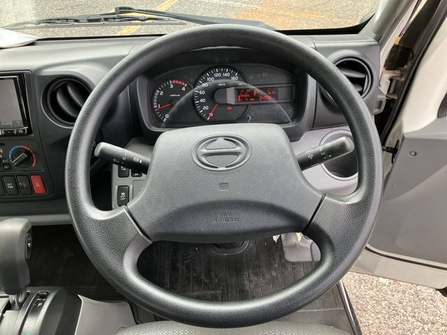 日野デュトロ冷凍車（冷蔵車）小型（2t・3t）[写真36]