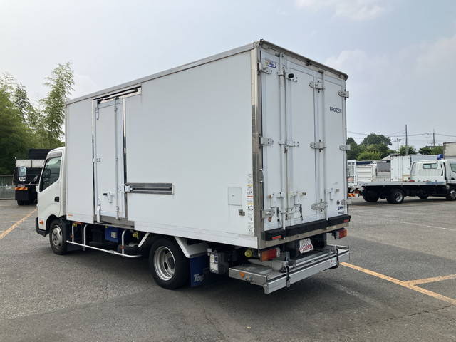 日野デュトロ冷凍車（冷蔵車）小型（2t・3t）[写真04]