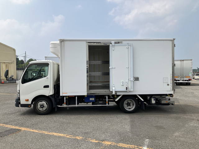 日野デュトロ冷凍車（冷蔵車）小型（2t・3t）[写真06]